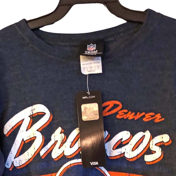 NFL Team Denver Broncos Size M Blue Long Sleeve T-Shirt - Picture 2 of 7